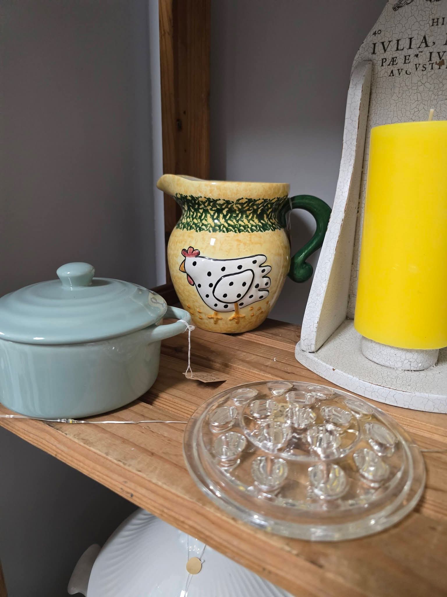 Ceramics shelf